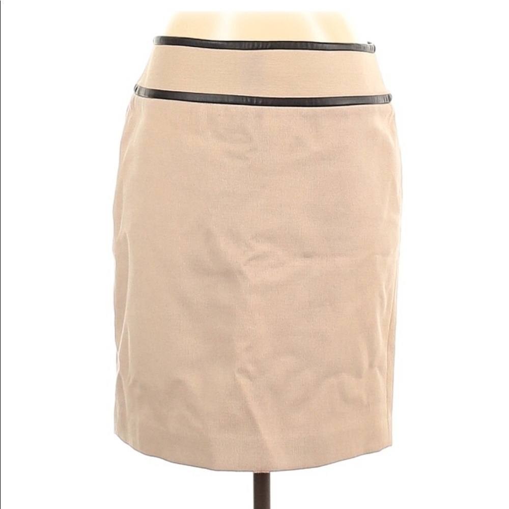 ANN TAYLOR Pencil knee length skirt. Tan color. 4